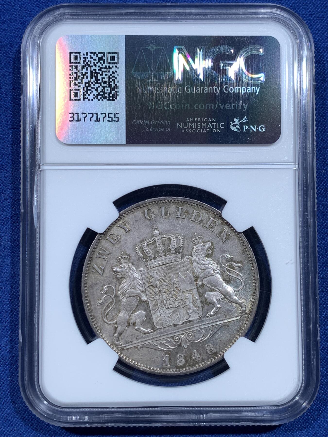 《竞宝斋》第482场 周日，周一 2场连拍 （全场包邮）20级店铺 欢迎送拍 亚军分 NGC MS64 德国1848年巴伐利亚双狮流通2盾大银币，马克西米利安二世，2泰勒同款的双狮盾徽设计。环彩包浆，底板丝滑。流通充分的品种，高分实际比2泰勒更少，更高仅有1枚