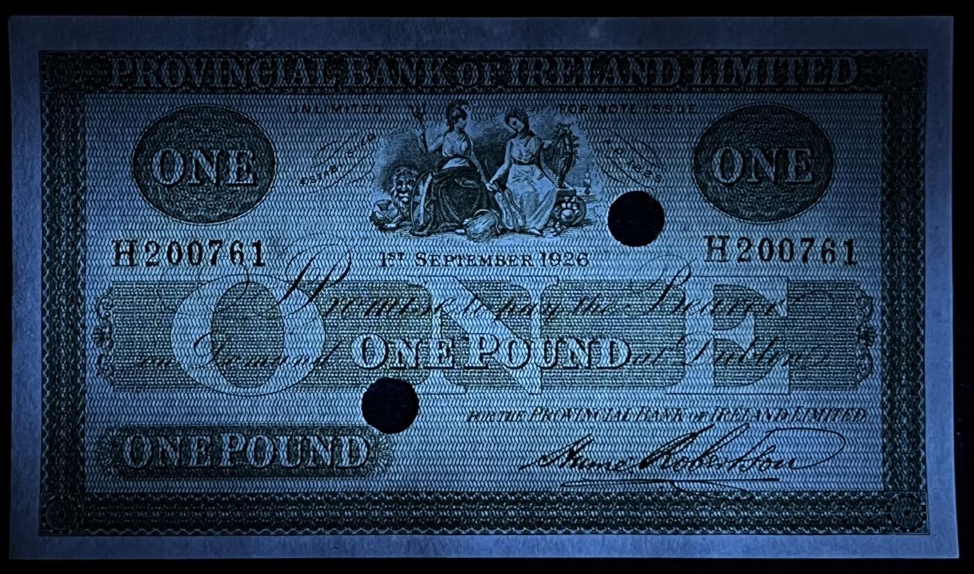 小福收藏拍卖第205期 裸钞场 本期有多张豹子号靓号  大量民国钞 百慕大样钞洋葱冠全套  阿富汗首年份查希尔国王和独立纪念碑 仅发行1000枚亚克力砖封蒙古20000图格里克帝国800周年纪念钞 卢旺达 东加勒比 斯里兰卡等多国精美纸币