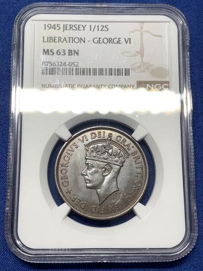 《竞宝斋》第482场 周日，周一 2场连拍 （全场包邮）20级店铺 欢迎送拍 - NGC MS63BN 英属泽西岛1945年乔六1/12先令铜币 观感很好，币面覆盖红棕色巧克力包浆，个头很大的一枚