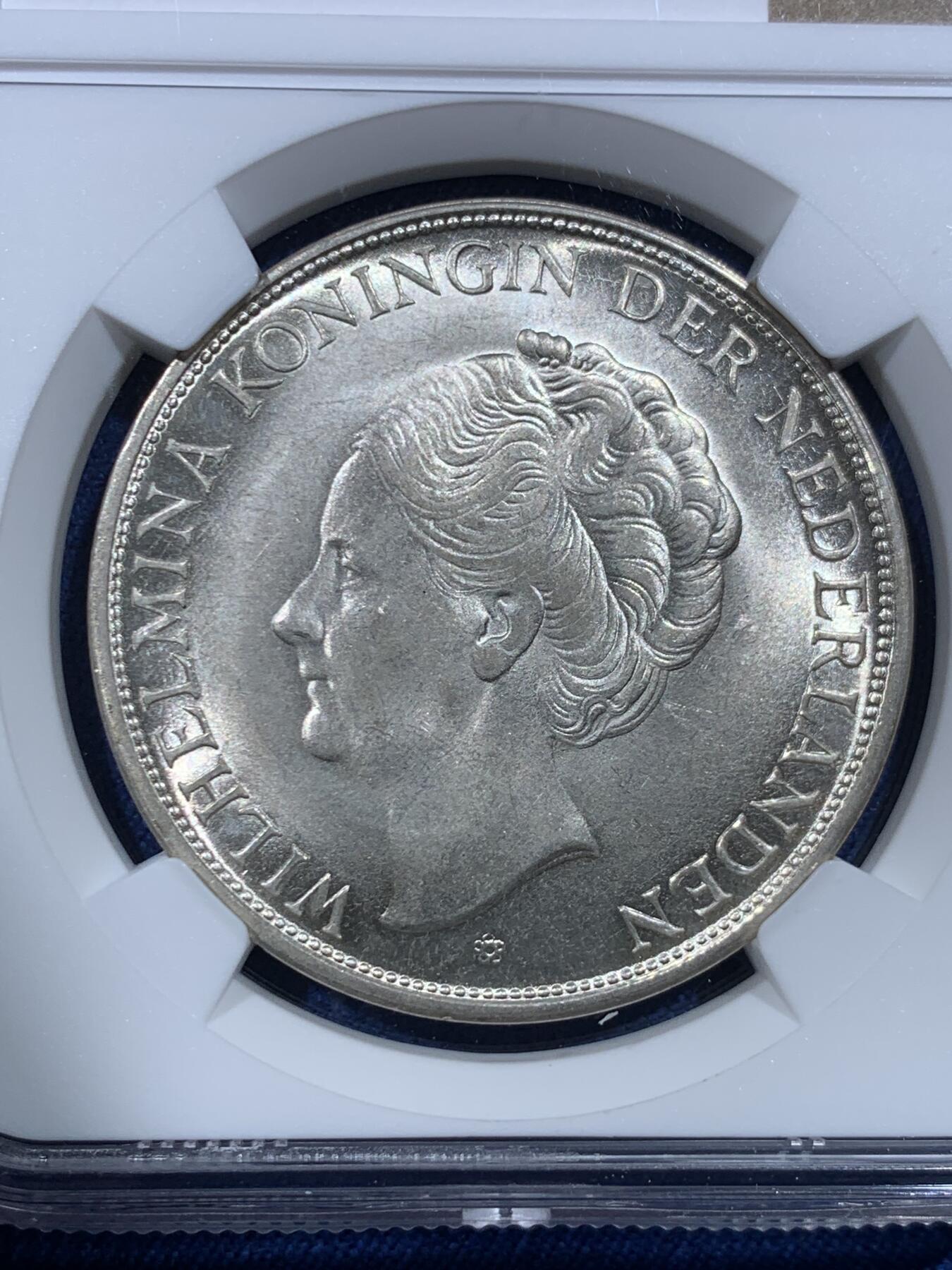 《竞宝斋》第482场 周日，周一 2场连拍 （全场包邮）20级店铺 欢迎送拍 NGC MS65 荷属东印度1943年D版威廉明娜2.5盾银币 品相好 亚军分