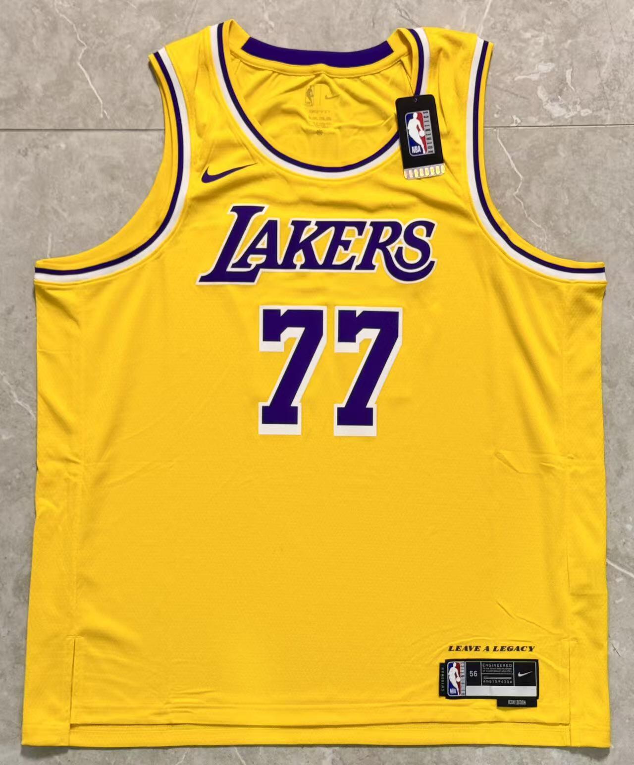 零元拍：东大王加冕得分王，NBA得分王卢卡-东契奇亲签洛杉矶湖人Nike球队限定紫金球衣背书经典Luka Magic，本人尺码，绝对是这个辉煌赛季的不二收藏！