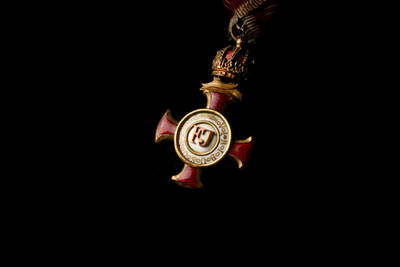 戎马世界章牌大赏第116期 - 奥匈帝国金级 带冠 功勋十字勋章 铜制 环打标