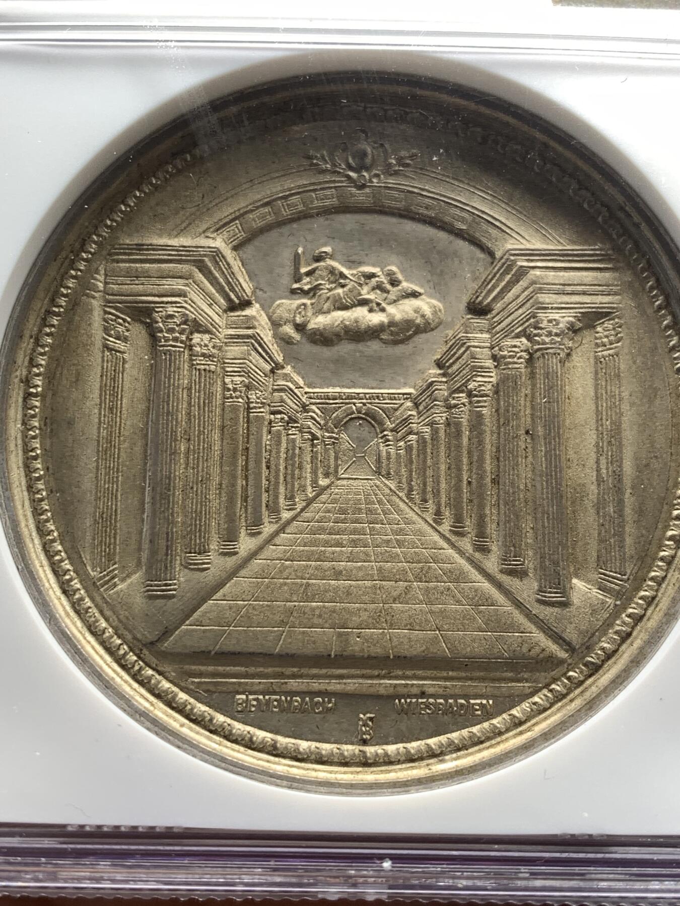 《竞宝斋》第482场 周日，周一 2场连拍 （全场包邮）20级店铺 欢迎送拍 NGC MS62 德国1897普鲁士国王威廉一世诞辰百年银质纪念章 超高浮雕设计 云霄飞车生动 直径45mm 加厚盒