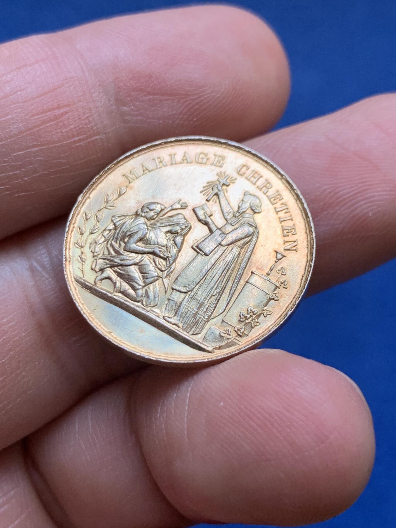 《竞宝斋》第482场 周日，周一 2场连拍 （全场包邮）20级店铺 欢迎送拍 法国1877年结婚镀金纪念银章 23.9mm 4.92克 蜜蜂银标 好品