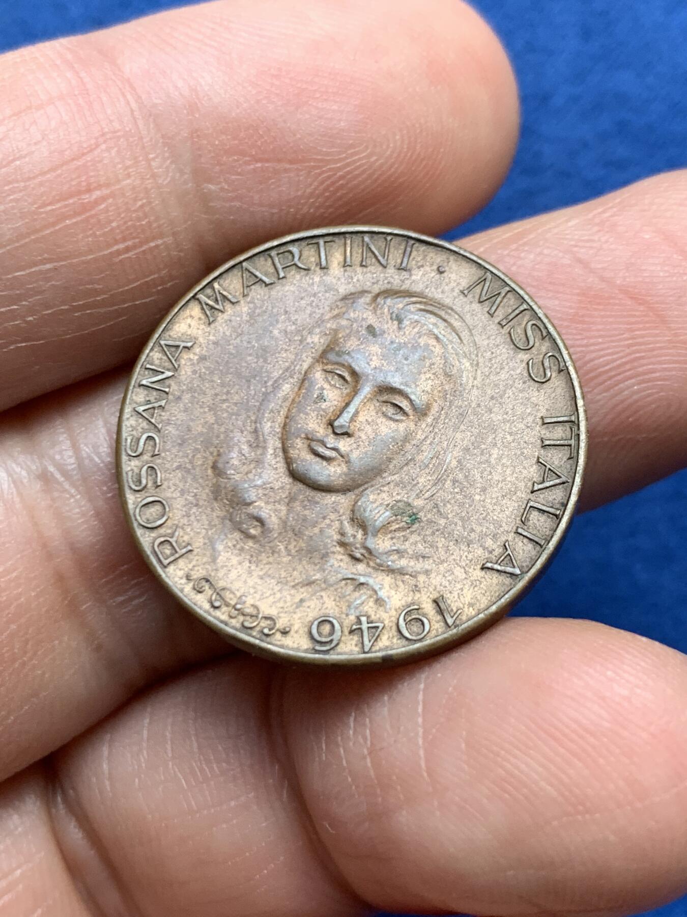 《竞宝斋》第482场 周日，周一 2场连拍 （全场包邮）20级店铺 欢迎送拍 少见意大利1946年香水女神10里拉（代币）