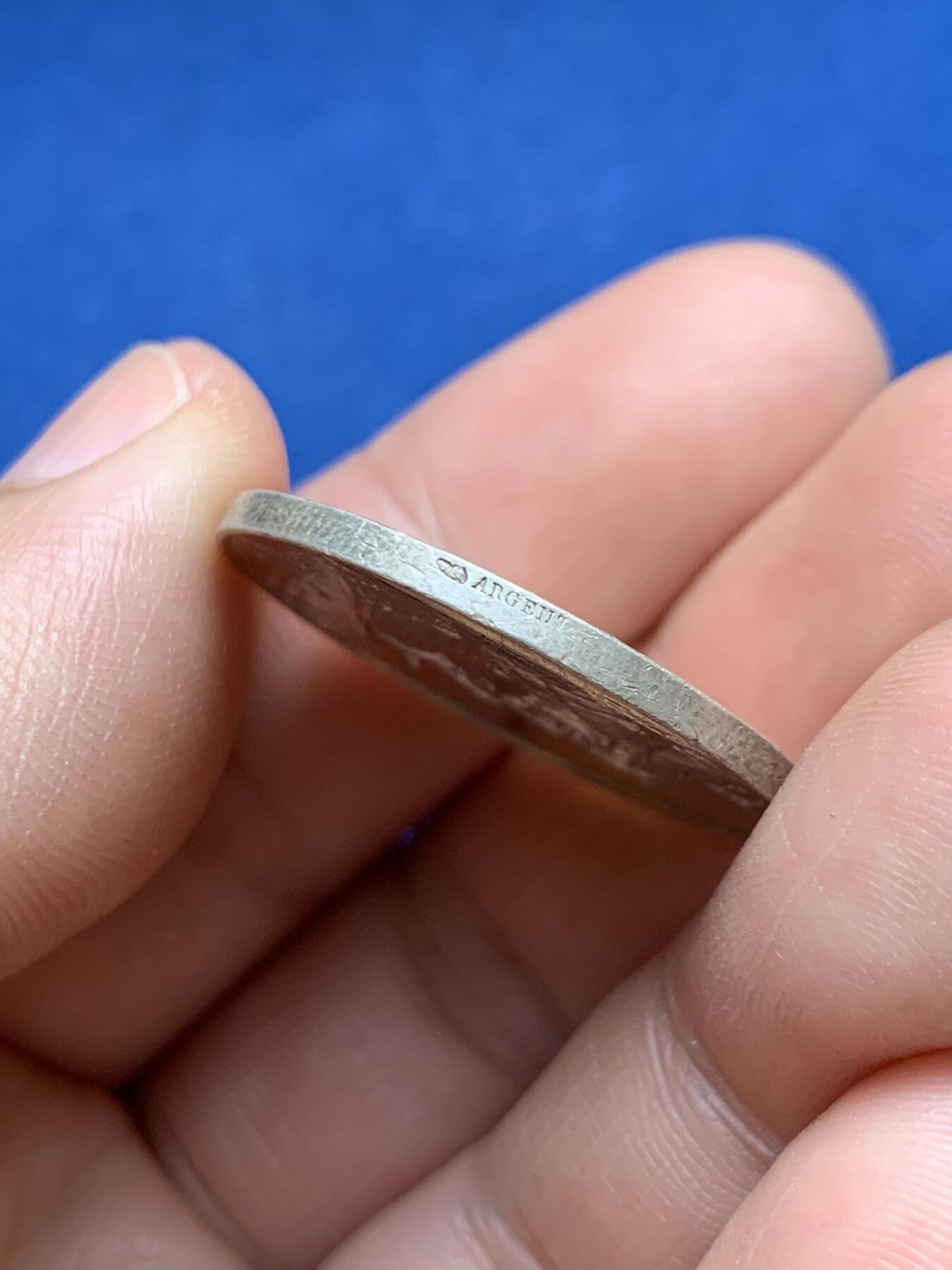 《竞宝斋》第482场 周日，周一 2场连拍 （全场包邮）20级店铺 欢迎送拍 法国1900年结婚纪念银章 28.8mm 11.7克 丰饶角银标 刻花漂亮