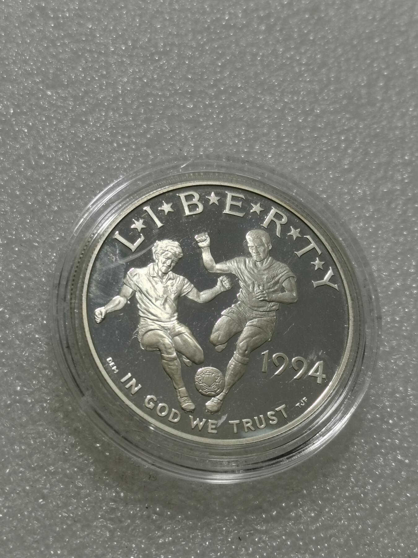 天下钱庄专场欢迎参拍 1994年美国世界杯纪念银币，1元面值，重26.73克90银
