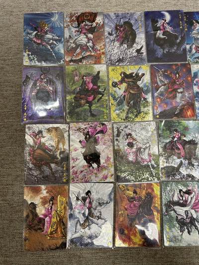 喜灰玩卡拍卖第八期，接拍品0佣金，欢迎送拍，释放现金流，让自己有资金可以购买更多喜欢的卡牌，让别的卡友能淘到更多心仪的卡牌 【限编】卡德曼 忠义水浒 谷粒老师绘 扈三娘 C版面 不重复 22张  全部带编