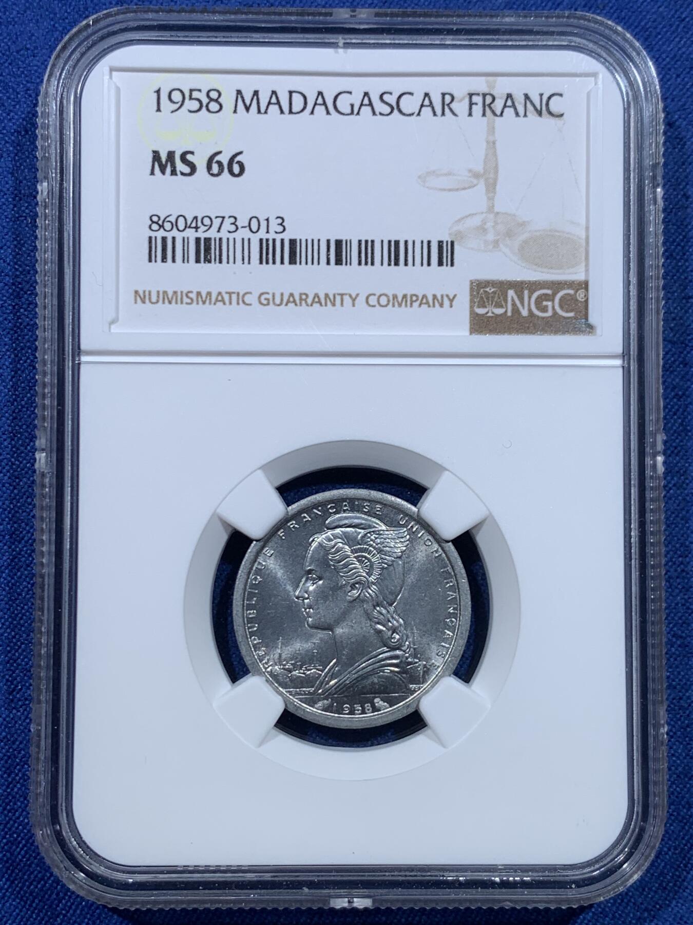 《竞宝斋》第482场 周日，周一 2场连拍 （全场包邮）20级店铺 欢迎送拍 NGC MS66 马达加斯加1958年1法郎铝币 66分高分不易 细节极为清晰