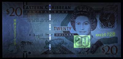 小福收藏拍卖第205期 裸钞场 本期有多张豹子号靓号  大量民国钞 百慕大样钞洋葱冠全套  阿富汗首年份查希尔国王和独立纪念碑 仅发行1000枚亚克力砖封蒙古20000图格里克帝国800周年纪念钞 卢旺达 东加勒比 斯里兰卡等多国精美纸币 东加勒比  2012年 20元 有盲文 无字母 尾8 蝴蝶贴膜 unc