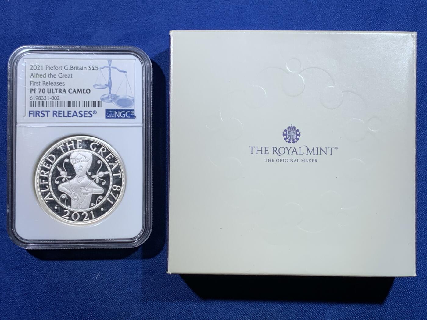 《竞宝斋》第482场 周日，周一 2场连拍 （全场包邮）20级店铺 欢迎送拍 NGC PF70UC 英国2021年“阿尔弗雷德大帝”5英镑，加厚（Piefort）精制银币，克重56.56克，925银，满分超深浮雕，并带有First Releases（首期发行）特殊标签，盒证齐全。加厚盒