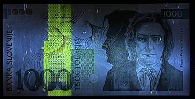 小福收藏拍卖第205期 裸钞场 本期有多张豹子号靓号  大量民国钞 百慕大样钞洋葱冠全套  阿富汗首年份查希尔国王和独立纪念碑 仅发行1000枚亚克力砖封蒙古20000图格里克帝国800周年纪念钞 卢旺达 东加勒比 斯里兰卡等多国精美纸币 斯洛文尼亚 2003年 1000托拉尔 无47 豹子号333 unc