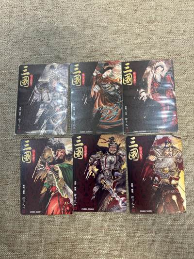 喜灰玩卡拍卖第八期，接拍品0佣金，欢迎送拍，释放现金流，让自己有资金可以购买更多喜欢的卡牌，让别的卡友能淘到更多心仪的卡牌 橙卡 三国 粗闪三张：马超、孙尚香、蔡琰 普卡三张：关羽、张飞、黄忠、一组6张合拍