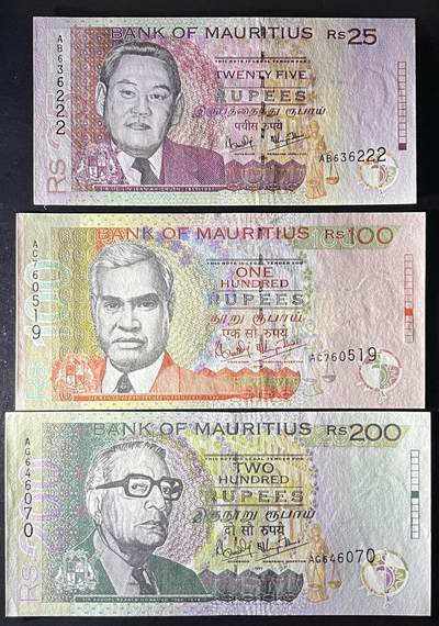 小福收藏拍卖第205期 裸钞场 本期有多张豹子号靓号  大量民国钞 百慕大样钞洋葱冠全套  阿富汗首年份查希尔国王和独立纪念碑 仅发行1000枚亚克力砖封蒙古20000图格里克帝国800周年纪念钞 卢旺达 东加勒比 斯里兰卡等多国精美纸币 毛里求斯 1999年 25 100 200卢比 都是首年 （含1张无47豹子号） 1组3张 unc