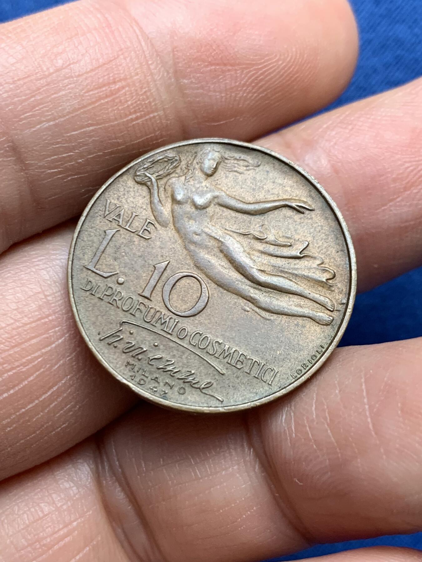 《竞宝斋》第482场 周日，周一 2场连拍 （全场包邮）20级店铺 欢迎送拍 少见意大利1946年香水女神10里拉（代币）