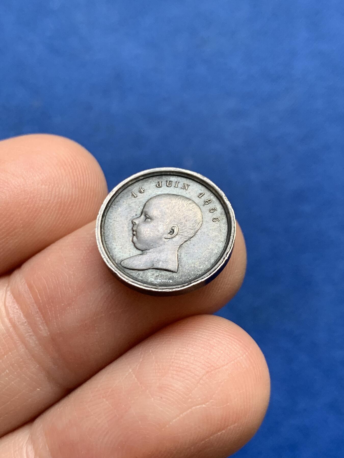 《竞宝斋》第482场 周日，周一 2场连拍 （全场包邮）20级店铺 欢迎送拍 法国1856年拿破仑四世洗礼纪念银章，2.05克，15.2mm