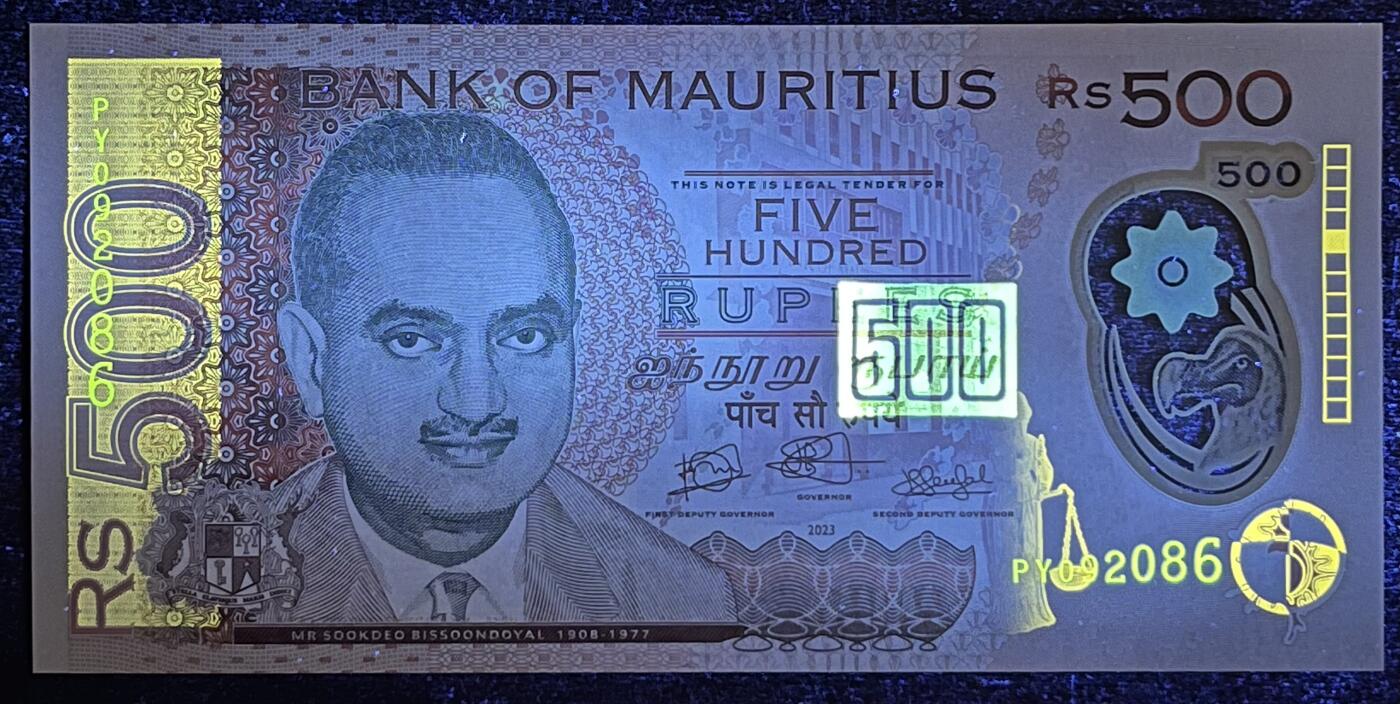 小福收藏拍卖第205期 裸钞场 本期有多张豹子号靓号  大量民国钞 百慕大样钞洋葱冠全套  阿富汗首年份查希尔国王和独立纪念碑 仅发行1000枚亚克力砖封蒙古20000图格里克帝国800周年纪念钞 卢旺达 东加勒比 斯里兰卡等多国精美纸币