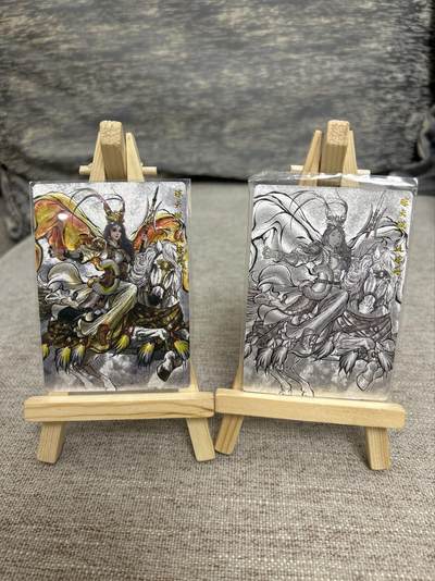 喜灰玩卡拍卖第八期，接拍品0佣金，欢迎送拍，释放现金流，让自己有资金可以购买更多喜欢的卡牌，让别的卡友能淘到更多心仪的卡牌 卡德曼 张建东水浒 特卡 仇琼英 线稿、水墨 一组两张 折光粗闪