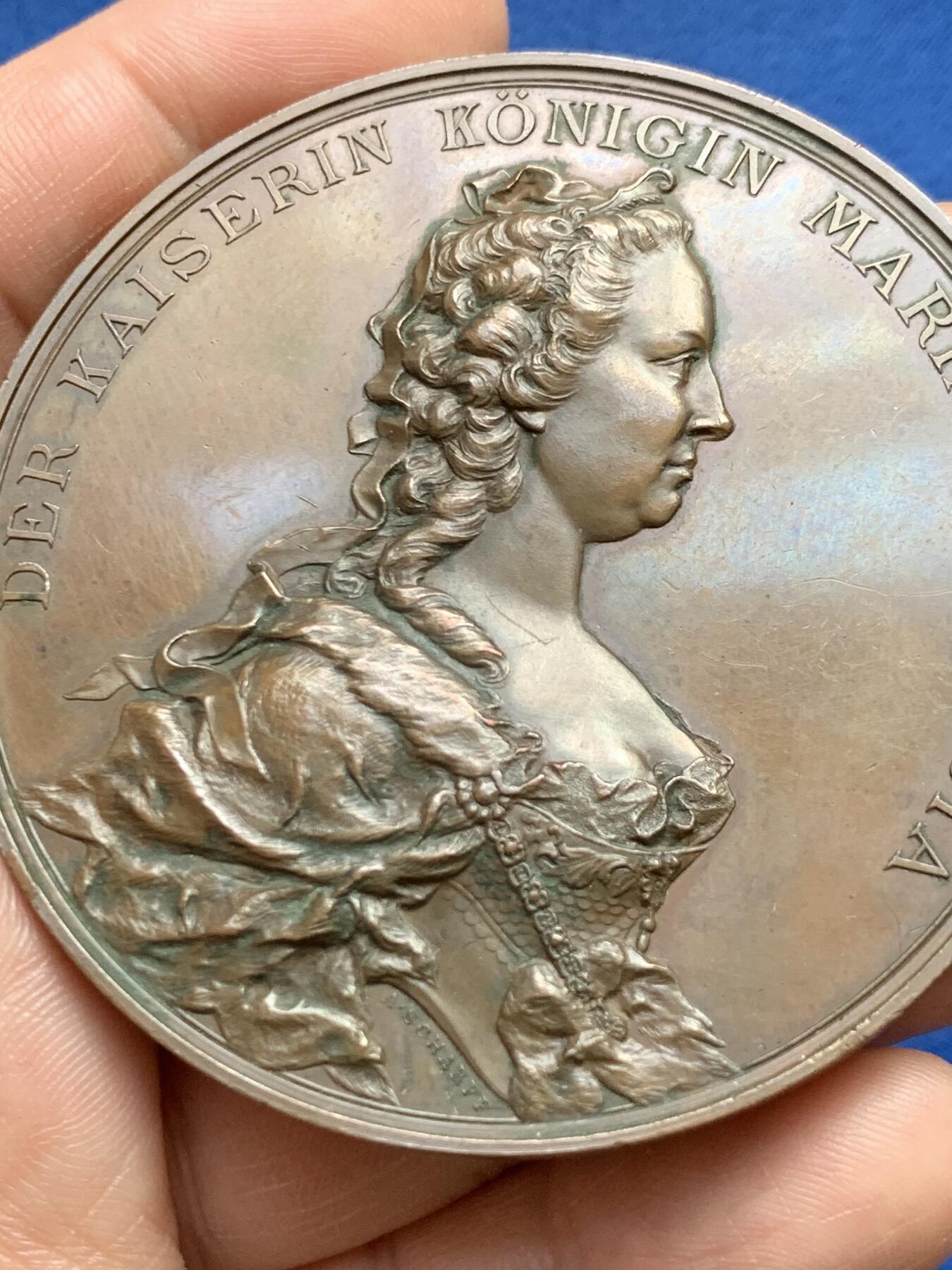 《竞宝斋》第482场 周日，周一 2场连拍 （全场包邮）20级店铺 欢迎送拍 1888年奥地利维也纳特蕾莎纪念大铜章，名家沙夫作品，86.6克，63.2mm。极品细节，高浮雕。