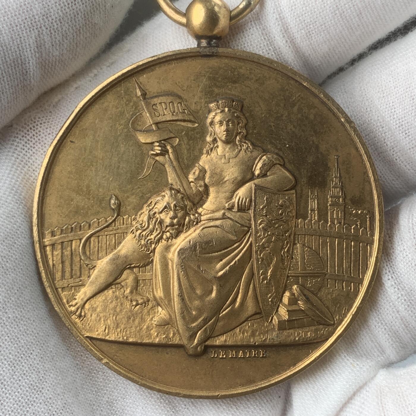 掌中浮雕-藏着的欧洲第059场 1898年比利时根特市长纪念碑揭幕镀金铜章，50.5mm