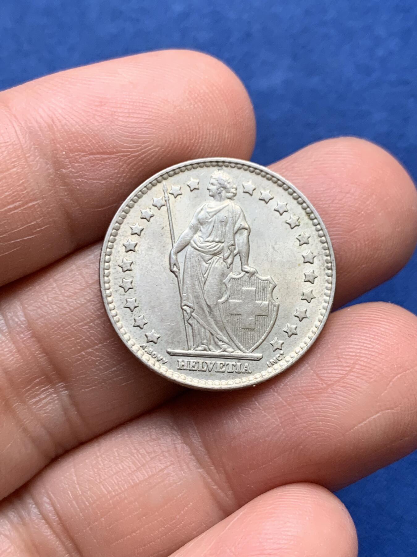 《竞宝斋》第482场 周日，周一 2场连拍 （全场包邮）20级店铺 欢迎送拍 瑞士1961年1法郎银币 状态不错 约5克 835银