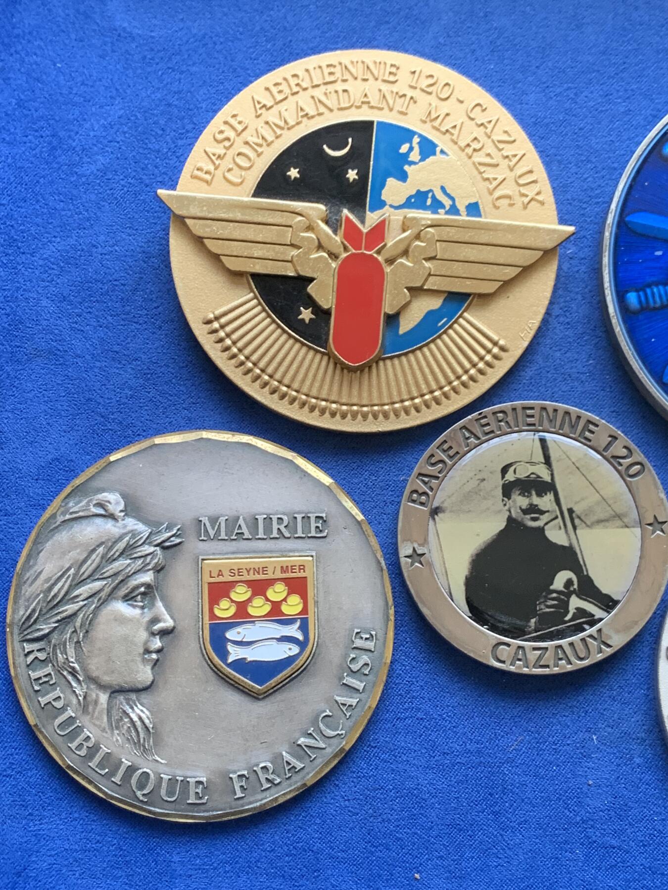 《竞宝斋》第482场 周日，周一 2场连拍 （全场包邮）20级店铺 欢迎送拍 五枚一组 法国军事题材铜章 总重600克 49.5mm-79mm