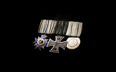 戎马世界章牌大赏第116期 - 巴伐利亚四级军事功勋（金芯）  带标二铁  巴伐利亚九年服役奖章（挂环更换）   三联排