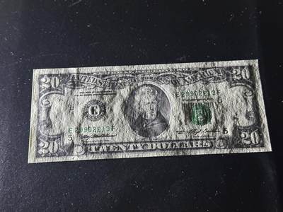 《外钞收藏家》第六百二十九期（精品场）（长期征集拍品、欢迎藏友们联系合作） 1993年美国小头版20美元 全新UNC 无47尾2213