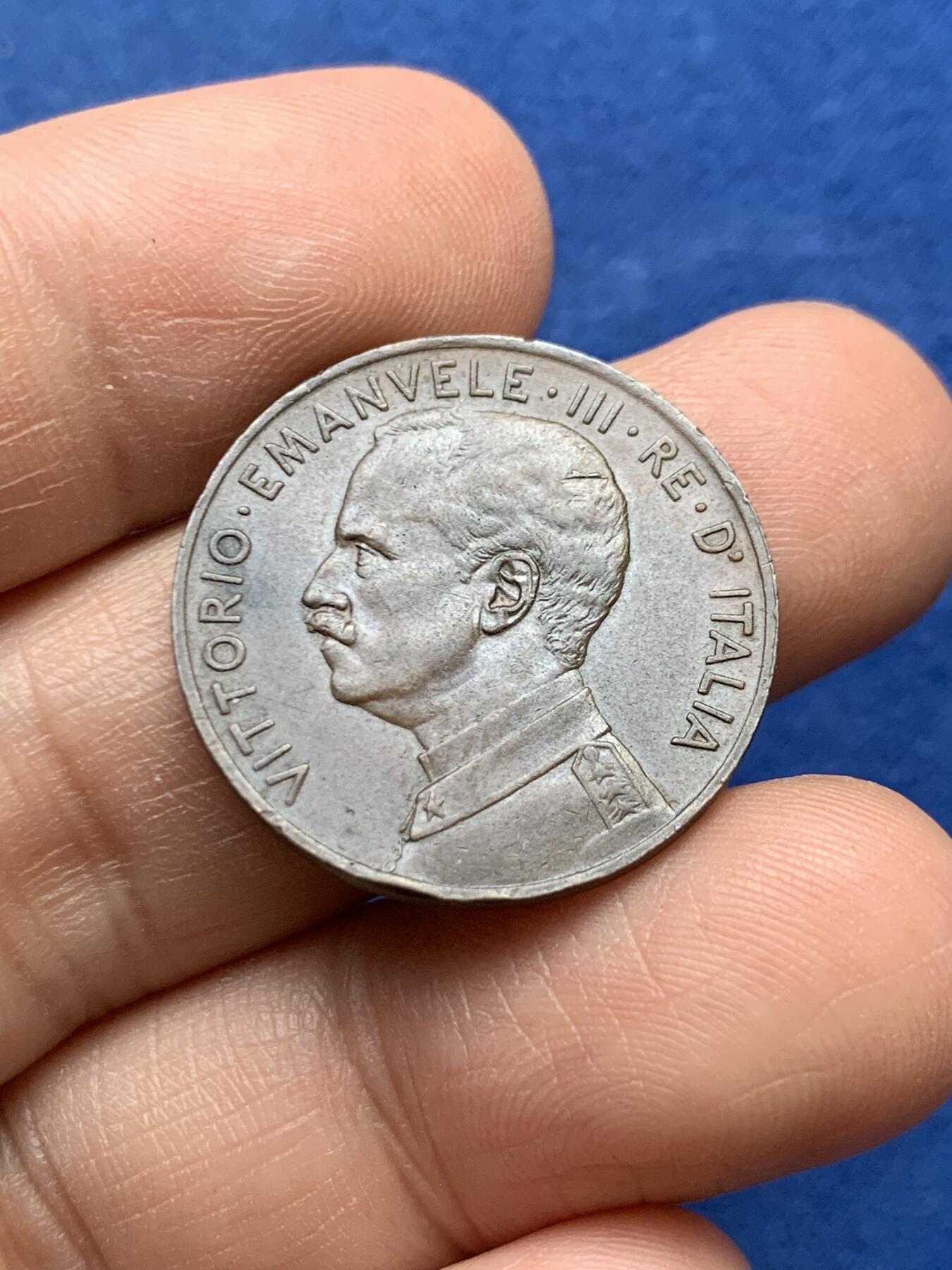 《竞宝斋》第482场 周日，周一 2场连拍 （全场包邮）20级店铺 欢迎送拍 两枚一组 意大利1909/1918年拿花50分铜币，5分发行量较少