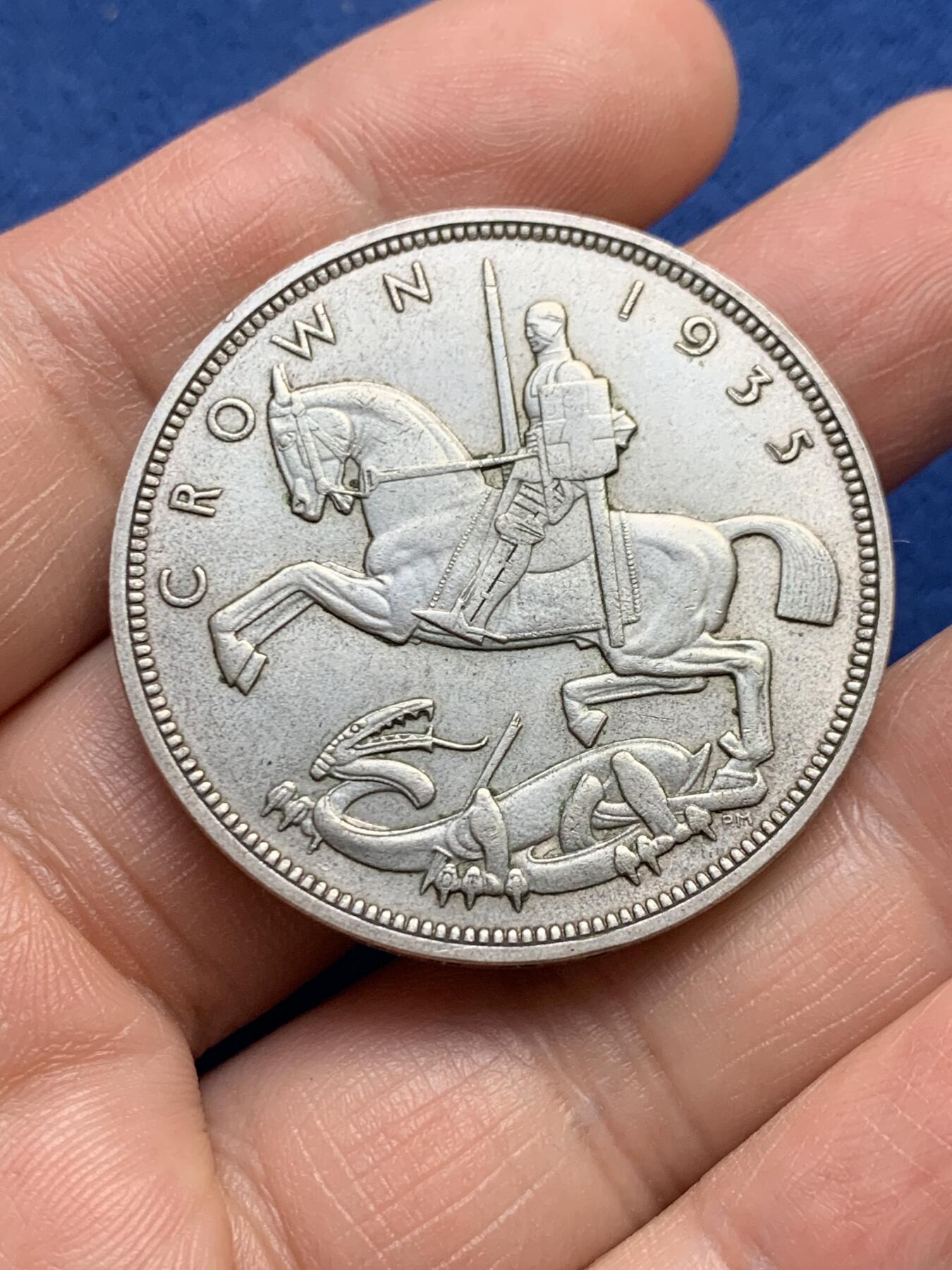 《竞宝斋》第482场 周日，周一 2场连拍 （全场包邮）20级店铺 欢迎送拍 英国1935年乔治五世马剑克朗银币