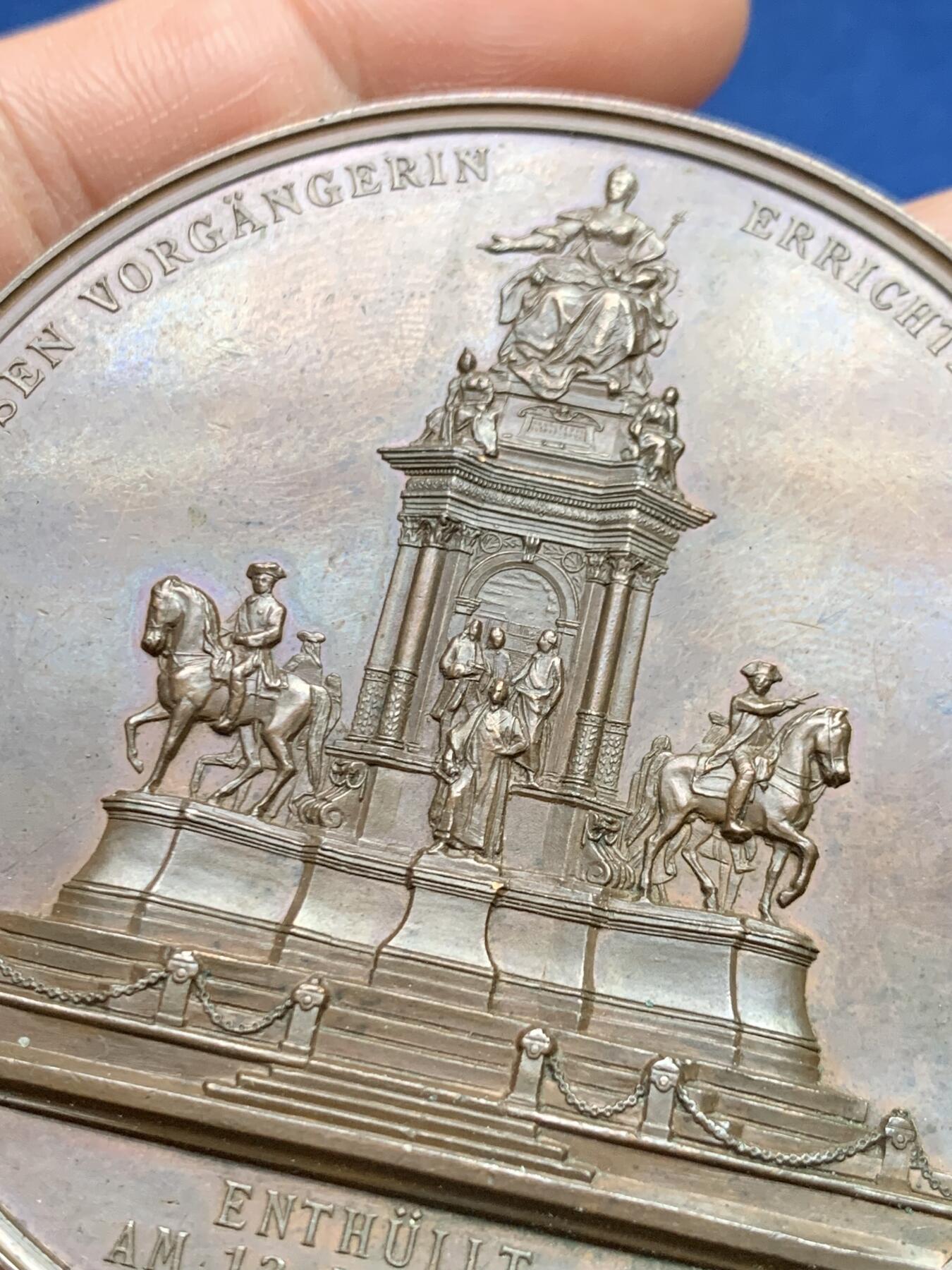 《竞宝斋》第482场 周日，周一 2场连拍 （全场包邮）20级店铺 欢迎送拍 1888年奥地利维也纳特蕾莎纪念大铜章，名家沙夫作品，86.6克，63.2mm。极品细节，高浮雕。