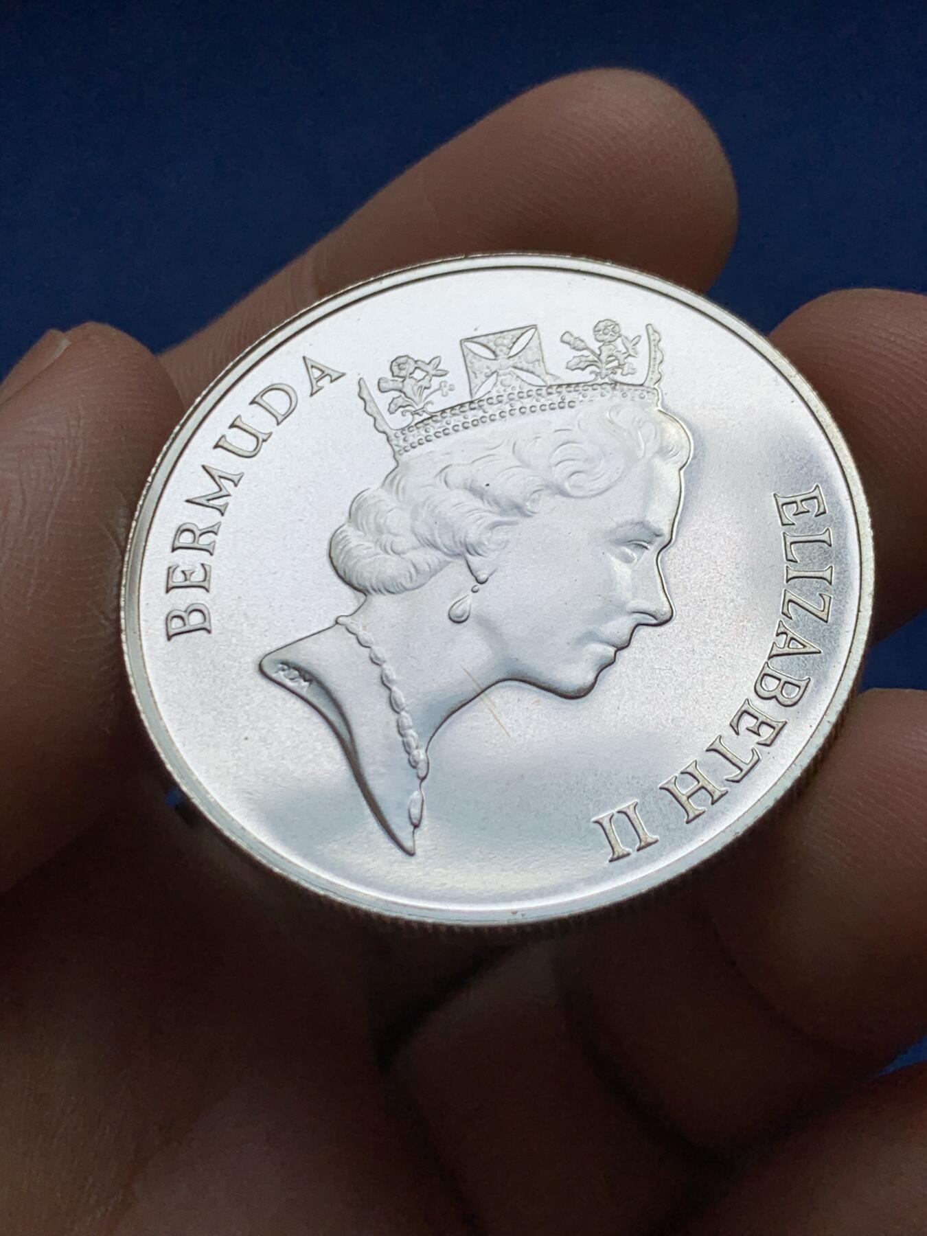 《竞宝斋》第482场 周日，周一 2场连拍 （全场包邮）20级店铺 欢迎送拍 百慕大1986年海龟1元银币（普制），925银，28.28克，海洋生物主题，海龟浮雕栩栩如生，品相很美，世界野生动物银币系列精品，收藏级品相