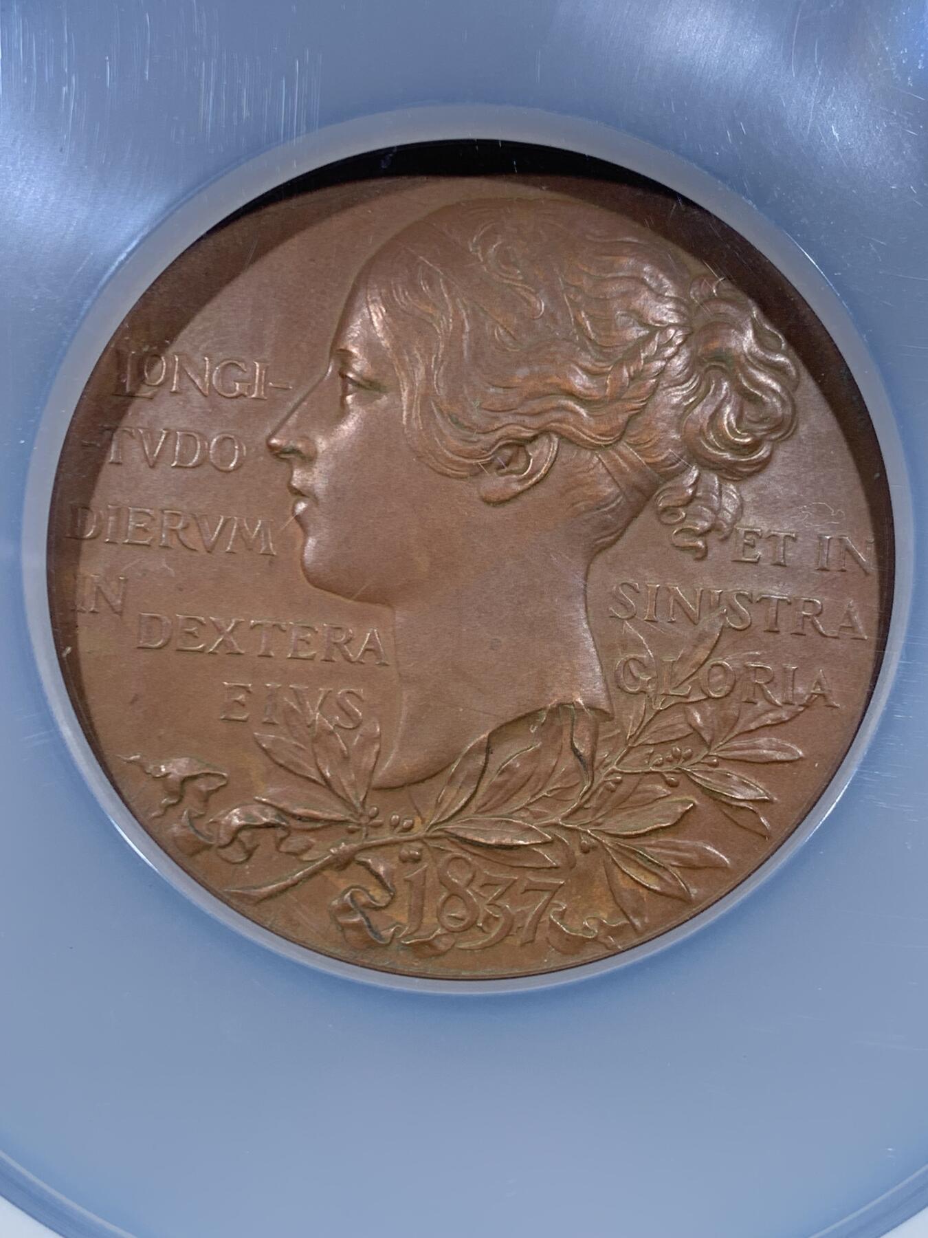 《竞宝斋》第482场 周日，周一 2场连拍 （全场包邮）20级店铺 欢迎送拍 NGC MS63BN 英国1837-1897年维多利亚女王加冕60周年纪念大铜章 直径55mm 加大加厚盒