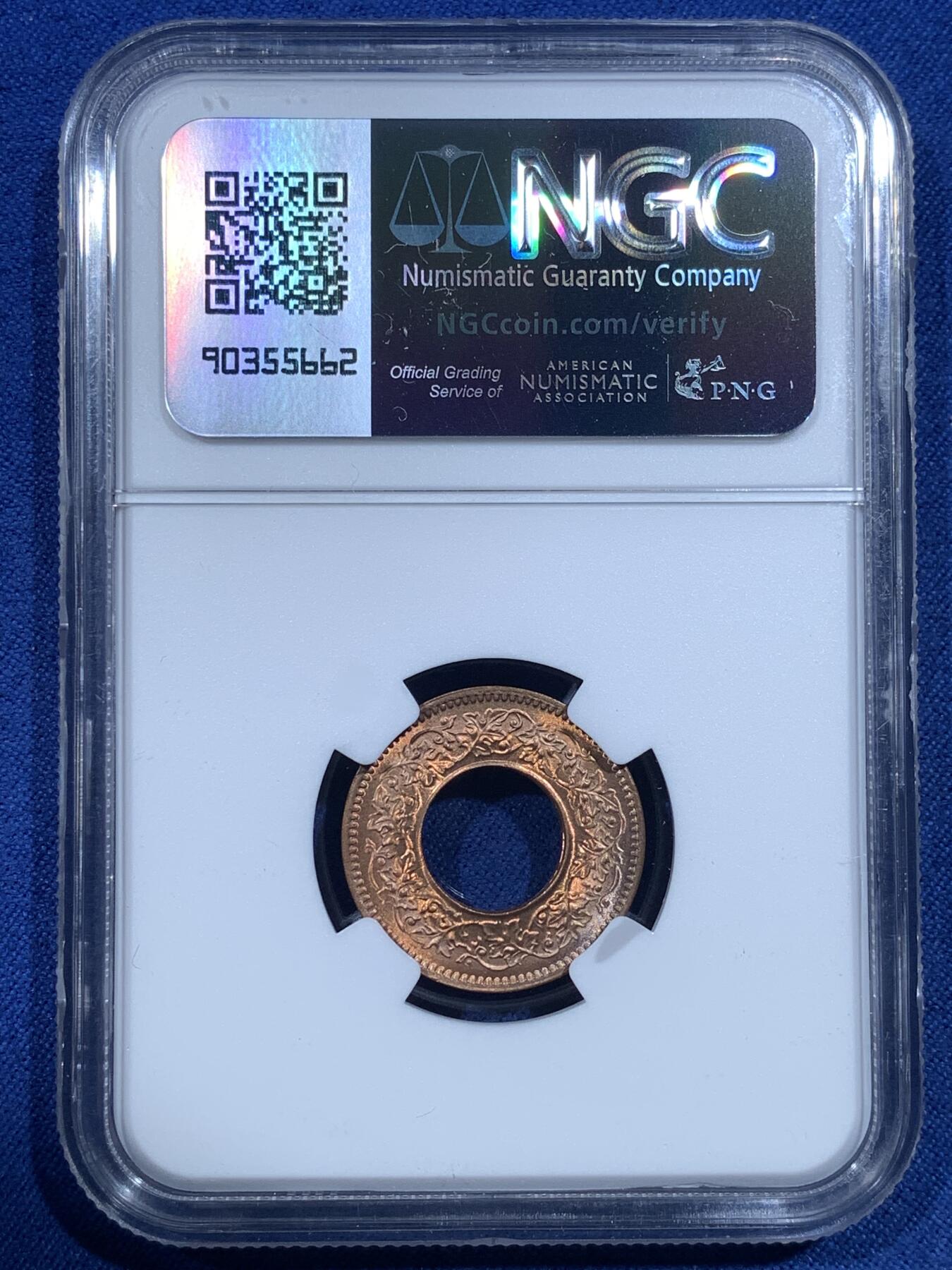 《竞宝斋》第482场 周日，周一 2场连拍 （全场包邮）20级店铺 欢迎送拍 NGC MS66RB 英属印度 1943年 1PICE 中孔铜币 冠军分