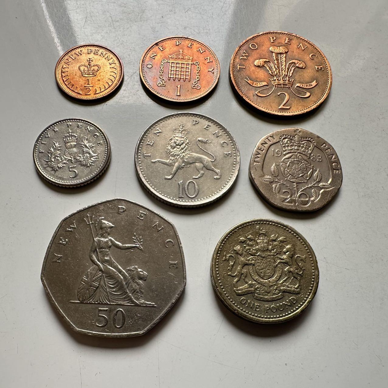 🌹外币初藏🌹🐯2026年第44场   每周二四六晚8️⃣点  世界硬币 英国混版八枚套