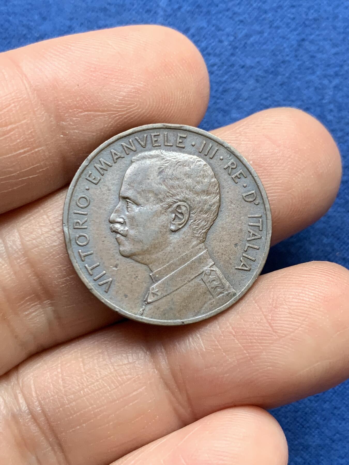 《竞宝斋》第482场 周日，周一 2场连拍 （全场包邮）20级店铺 欢迎送拍 两枚一组 意大利1909/1918年拿花50分铜币，5分发行量较少