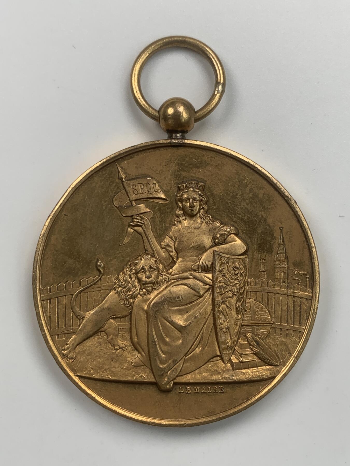 掌中浮雕-藏着的欧洲第059场 1898年比利时根特市长纪念碑揭幕镀金铜章，50.5mm