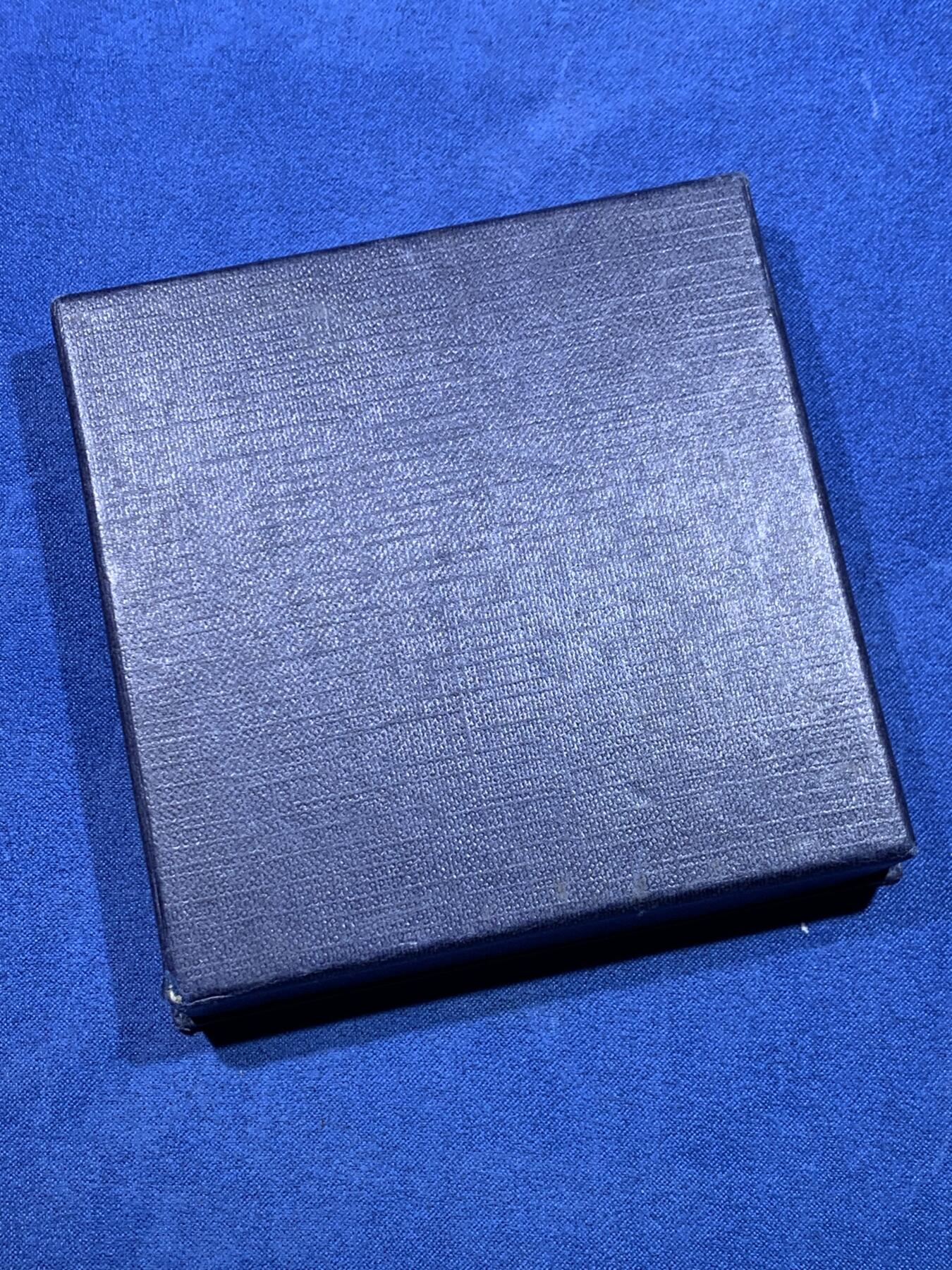 《竞宝斋》第482场 周日，周一 2场连拍 （全场包邮）20级店铺 欢迎送拍 法国海豚与少女复古大铜章 167.8克 67.5mm 带盒