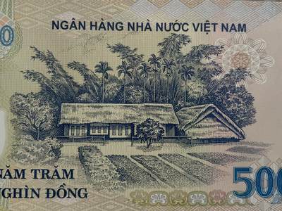 小福收藏拍卖第205期 裸钞场 本期有多张豹子号靓号  大量民国钞 百慕大样钞洋葱冠全套  阿富汗首年份查希尔国王和独立纪念碑 仅发行1000枚亚克力砖封蒙古20000图格里克帝国800周年纪念钞 卢旺达 东加勒比 斯里兰卡等多国精美纸币 越南国家印钞厂成立25周年单面礼品大钞 使用印钞纸印刷 尺寸大约25*54厘米 适合装裱悬挂或摆件 非常好看霸气 左下角不明显有一点 详见照片框住部分  unc