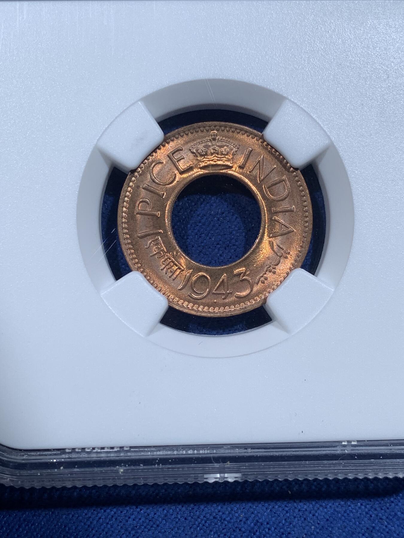 《竞宝斋》第482场 周日，周一 2场连拍 （全场包邮）20级店铺 欢迎送拍 NGC MS66RB 英属印度 1943年 1PICE 中孔铜币 冠军分