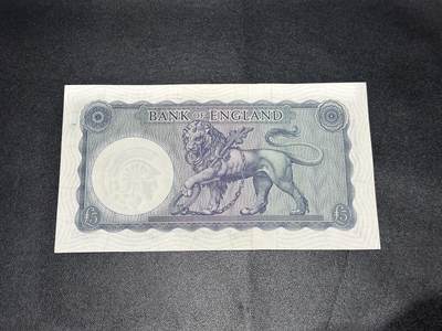 《外钞收藏家》第六百二十九期（精品场）（长期征集拍品、欢迎藏友们联系合作） 英国B序列5镑 UNC-