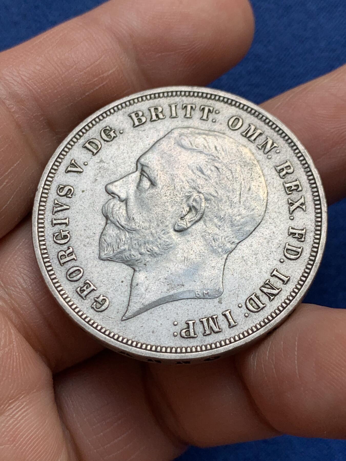 《竞宝斋》第482场 周日，周一 2场连拍 （全场包邮）20级店铺 欢迎送拍 英国1935年乔治五世马剑克朗银币