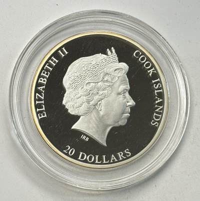 S&S Numismatic世界钱币-拍卖 第126期  库克群岛2013年 艺术大师系列-马背上的戈黛娃夫人（约翰·柯里尔绘）20元彩色镶水晶精制银币 3盎司999银 发行量1898