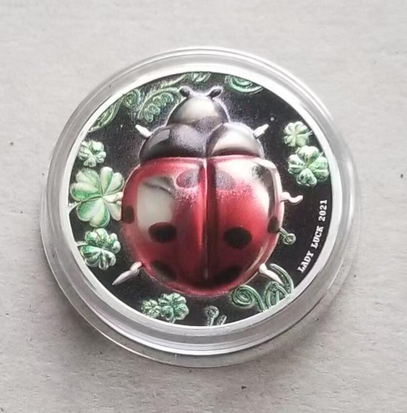 ❤️【币观天下】❤️ 第349期钱币拍卖场- 2026.4.24周五晚上6点半场 长期征集拍品  帕劳2021年幸运瓢虫1盎司高浮雕彩色银币，带证书包装