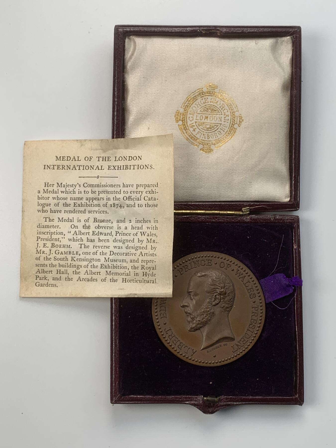 掌中浮雕-藏着的欧洲第059场 1874年伦敦世界博览会铜章，52mm，J. E. Boehm and G. T. Morgan雕刻，原盒好品