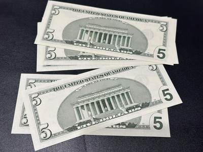 《外钞收藏家》第六百二十九期（精品场）（长期征集拍品、欢迎藏友们联系合作） 2003年美国大头版5美元 6张一起 全新UNC 999豹子头