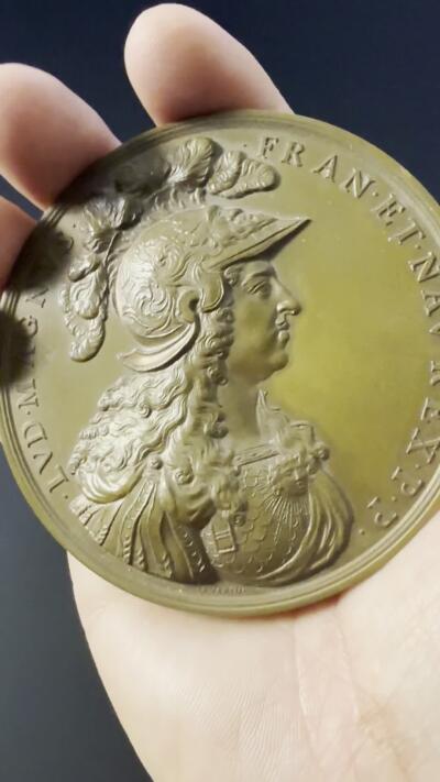 【周六 19:30】乾藏阁外国银币专场・裸币 / 评级币 + 银章铜章 保真包老 路易十四太阳王 大型青铜纪念章