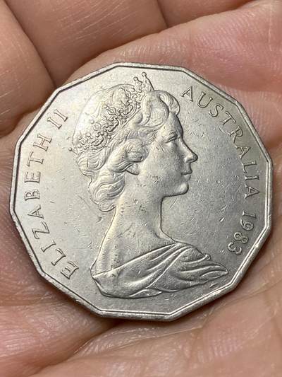 2026年第四十七场(总第二百一十六场）外国好品散币场(免佣金) 澳大利亚🇦🇺1983年50分(伊丽莎白二世中年花冠)