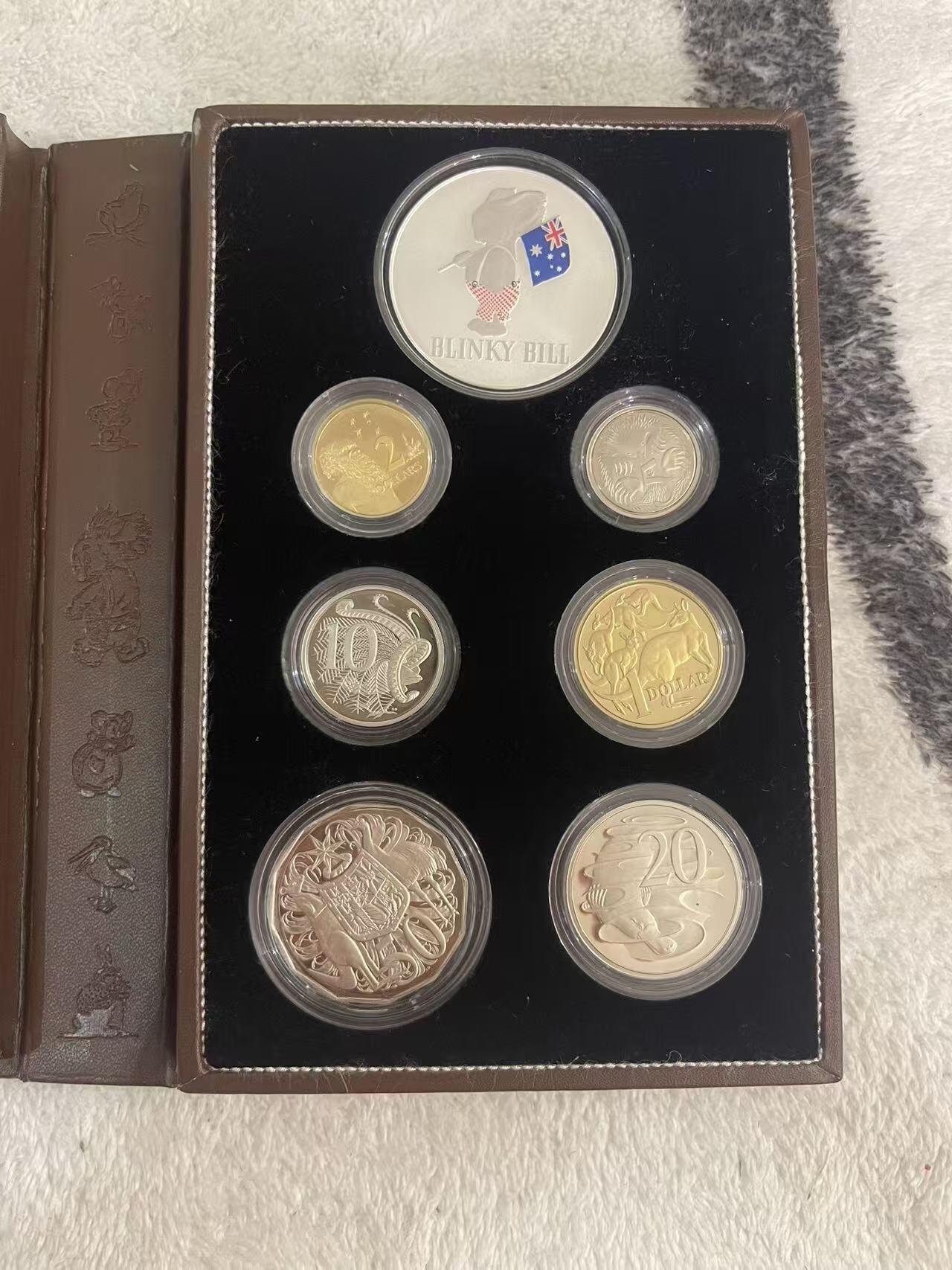 ❤️【币观天下】❤️ 第349期钱币拍卖场- 2026.4.24周五晚上6点半场 长期征集拍品  澳大利亚2011年儿童官方精制套币 含一枚1盎司银纪念章 澳大利亚皇家造币厂原包装 