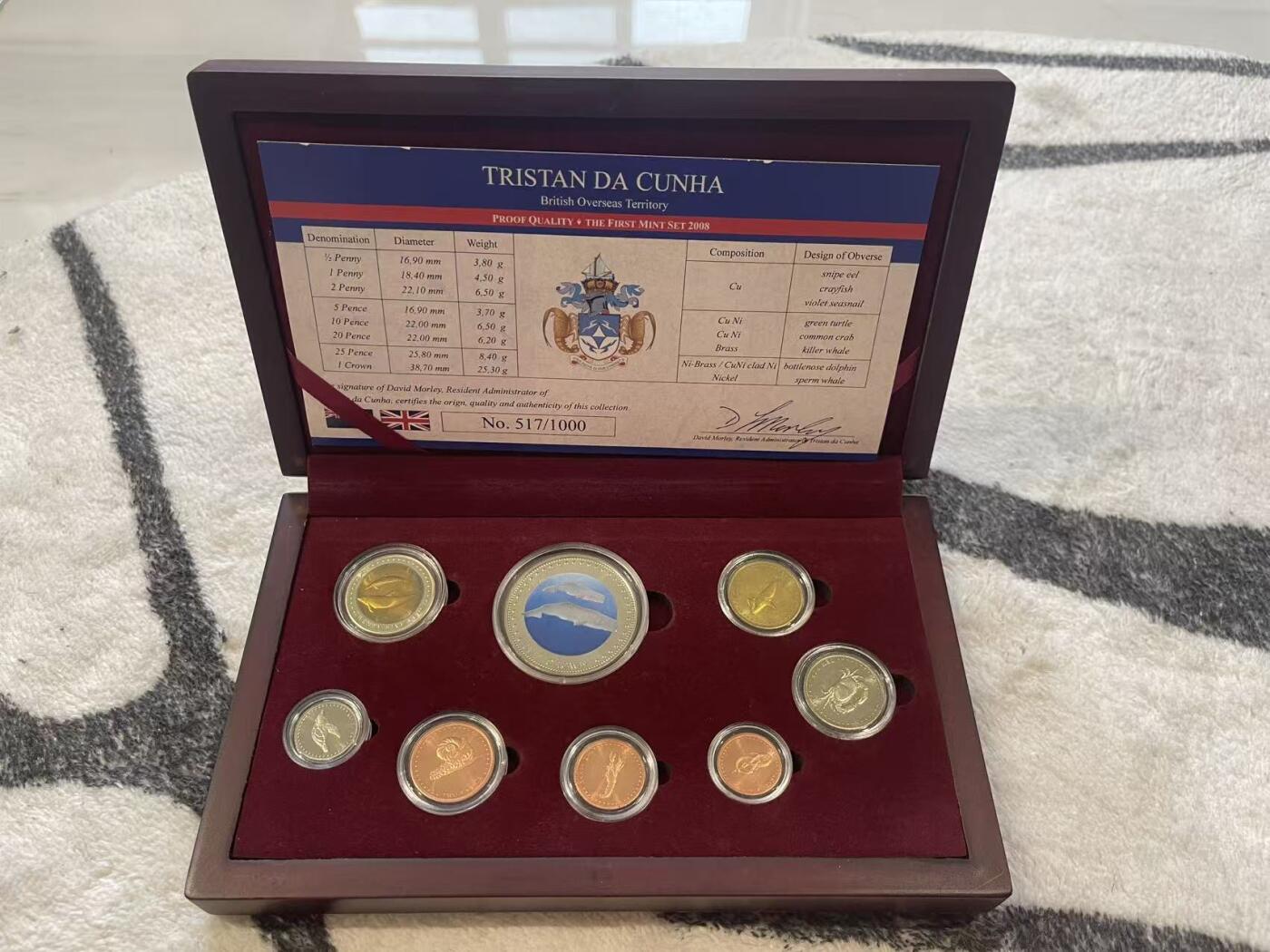 ❤️【币观天下】❤️ 第349期钱币拍卖场- 2026.4.24周五晚上6点半场 长期征集拍品  特里斯坦·达库尼亚群岛2008年精制套币 首套官方精制套币 发行量仅1000套 编号517/1000 品相如图